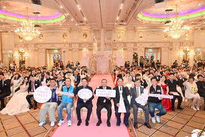 2024新北市聯合婚禮今(28)日浪漫登場。