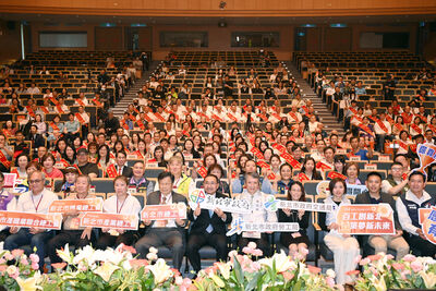 五一勞動節將至，新北市政府今(24)日舉辦114年模範勞工與優良駕駛表揚大會