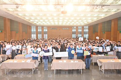 侯友宜表示，明（115）年2月起加碼補助好孕專車服務，提高補貼趟次到36次、補助金額提升為250元。好孕專車不限搭乘用途，使用期限可至預產期後6個月內。