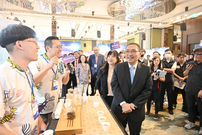 新北市自102年起舉辦國際採購商洽會，迄今已辦理超過8,000場洽談，創造逾970億元商機。