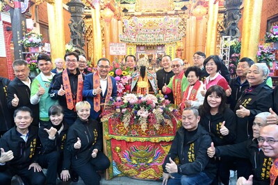 侯友宜祈求保生大帝庇佑地方平安、民眾健康。