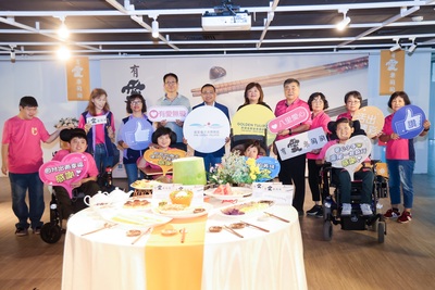 侯友宜感謝企業願意與社福單位並肩合作,讓外界看見八里愛心教養院院生的才華與努力。