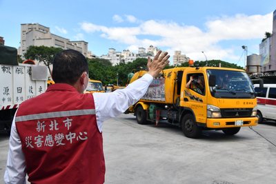 侯友宜高度肯定清潔隊在防疫及平常環境維護上的貢獻