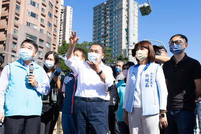 侯友宜市長視察「汐止區康寧街二期拓寬工程」改善成果