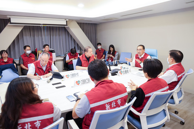 侯友宜呼籲市民多搭乘大眾運輸並注意即時路況訊息