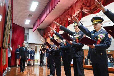 新北市政府今(19)日舉行警察局卸、新任分局長、大隊長聯合布達交接典禮