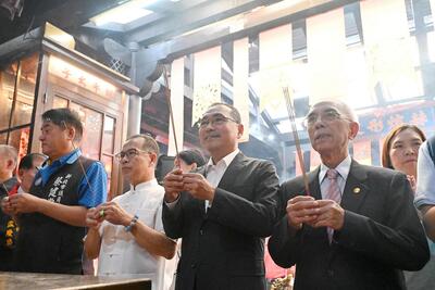 侯友宜祈求新北市民平安過好日子，國家團結，讓臺灣更進步、更好。