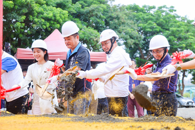 塔寮坑三抽水站今(26)日開工動土，侯友宜市長、地方民代及施工團隊一同祈求工程順利圓滿。