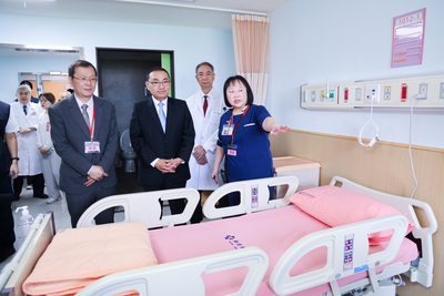 侯友宜感謝三重聯醫團隊的努力，提供新北市民更完善的醫療照護空間。