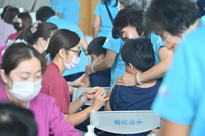 新北市採購百萬劑公費流感疫苗今(1)日開打