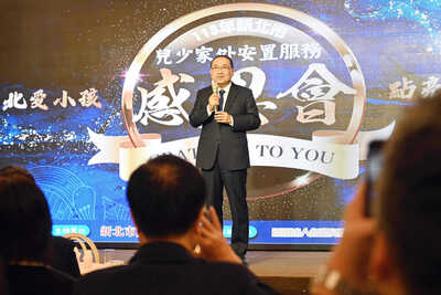 市長侯友宜由衷感謝這些照顧者對失依兒少的長期奉獻，讓新北市充滿正向的力量