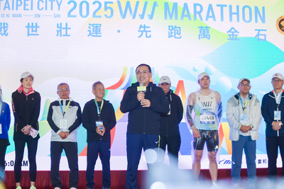 「2025新北市萬金石馬拉松」今(16)日於萬里翡翠灣盛大開跑。