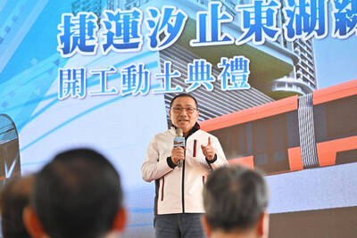 侯友宜今（20）日出席主持捷運汐東線工程開工動土典禮，祈福工程如期如質順利完成