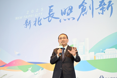 侯友宜表示，新北市以「創新照護」、「智慧科技」、「在地安養」三大主軸推動長照政策，盼實踐讓長者在地安養的目標