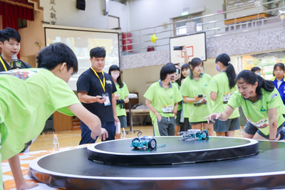 新北市6年來投入約30億元建置智慧教室，落實教育平權。