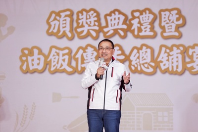 2025新北油飯節今（6）日熱鬧登場，推出「油飯傳香總鋪宴」與「十強油飯市集」兩大活動，以桌宴美食及市集巡遊吸引眾多民眾參加。