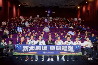 侯友宜表示，新北市積極發展成人及三級棒球，培養出許多優秀選手，鼓勵現場的新北小球員只要持續努力，發揮團隊合作的精神，未來一定也會發光發熱。