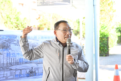 新北市汐止區康寧街一處邊坡去年10月崩塌，危及下方道路及上方住家，搶修工程提前完工。