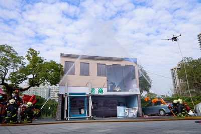 活動現場展示多項精實救災救護演練，內容涵蓋電動車火災搶救、車禍救助、搜救犬搜索、高索救助、OHCA緊急救護、醫院雙軌派遣及無人機射水等救援項目。