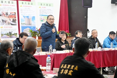 侯友宜今（22）日率市府團隊前往深坑區與里長進行行動治理座談會。