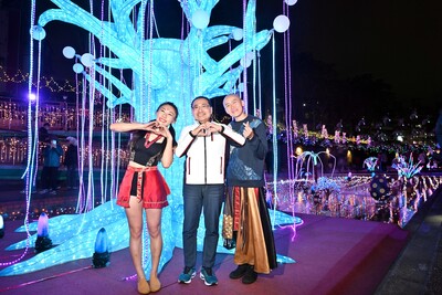 光雕展結合多元光影與浪漫燈飾設計，營造一條屬於中港大排的夢幻星河