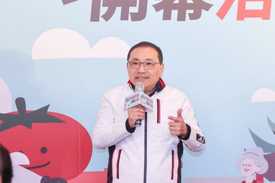 侯友宜表示，上任以來積極推動市場轉型，讓傳統市場保有人情味，兼具整潔、明亮及現代化機能，吸引年輕世代回流承接傳統產業。