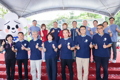 今年共規劃7條賞花路線，侯友宜鼓勵大家多來新北走走，欣賞雪白的桐花。