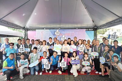 侯友宜表示，新建大樓規劃地下1層、地上8層，其中1至4樓為圖書館空間；5樓以上則規劃日照中心、身心障礙者服務中心及社區活動空間，打造融合閱讀、社福與社區共享的公共場域。