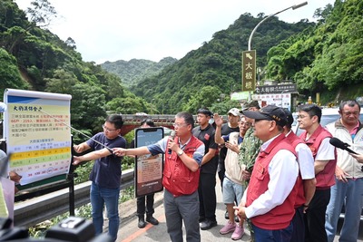  視察大豹溪湊合橋防颱整備工作