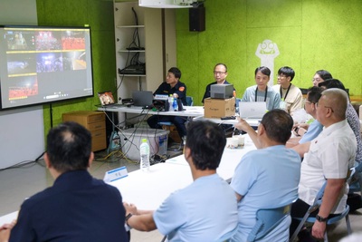 侯友宜前往指揮中心瞭解勤務執行狀況，並慰問警察同仁辛勞。