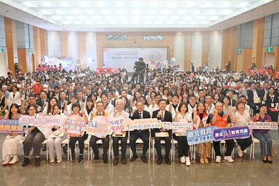 新北市政府今（31）日舉行115學年度新卸任校（園）長交接典禮。