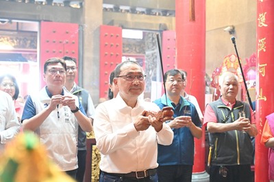 九份聖明宮參拜