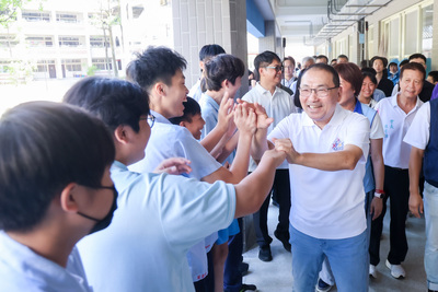 侯友宜感謝家長及師生的全力支持，讓新校舍順利啟用，也期待學生在新校舍適性發展，獲得更多信心與力量。