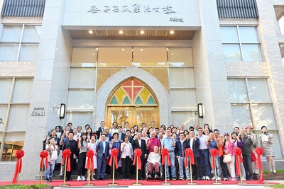 大樓推出樂齡課程、熟齡漫遊、人文藝廊、全齡客廳、社交餐桌等公益服務，不僅深化社區的共融與共好，也落實「老有所養、老有所學、老有所樂」美好願景。