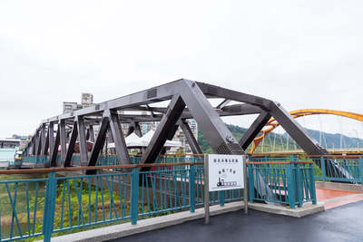 鄉長厝橋具備耐震及防洪功能，可提供汐止區鄉長里地區安全舒適的行人通行環境