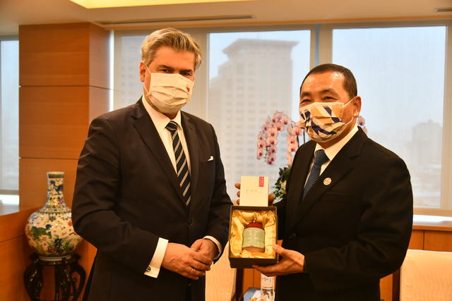 波蘭臺北辦事處新任處長高則叡(Mr. Cyryl Kozaczewski)蒞府拜會侯市長