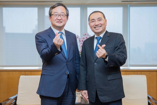 駐臺北韓國代表部新任代表鄭炳元111年3月2日與侯市長首度會面