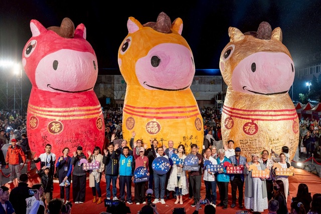 2026平溪天燈節，侯友宜市長偕多國使節共同施放主燈